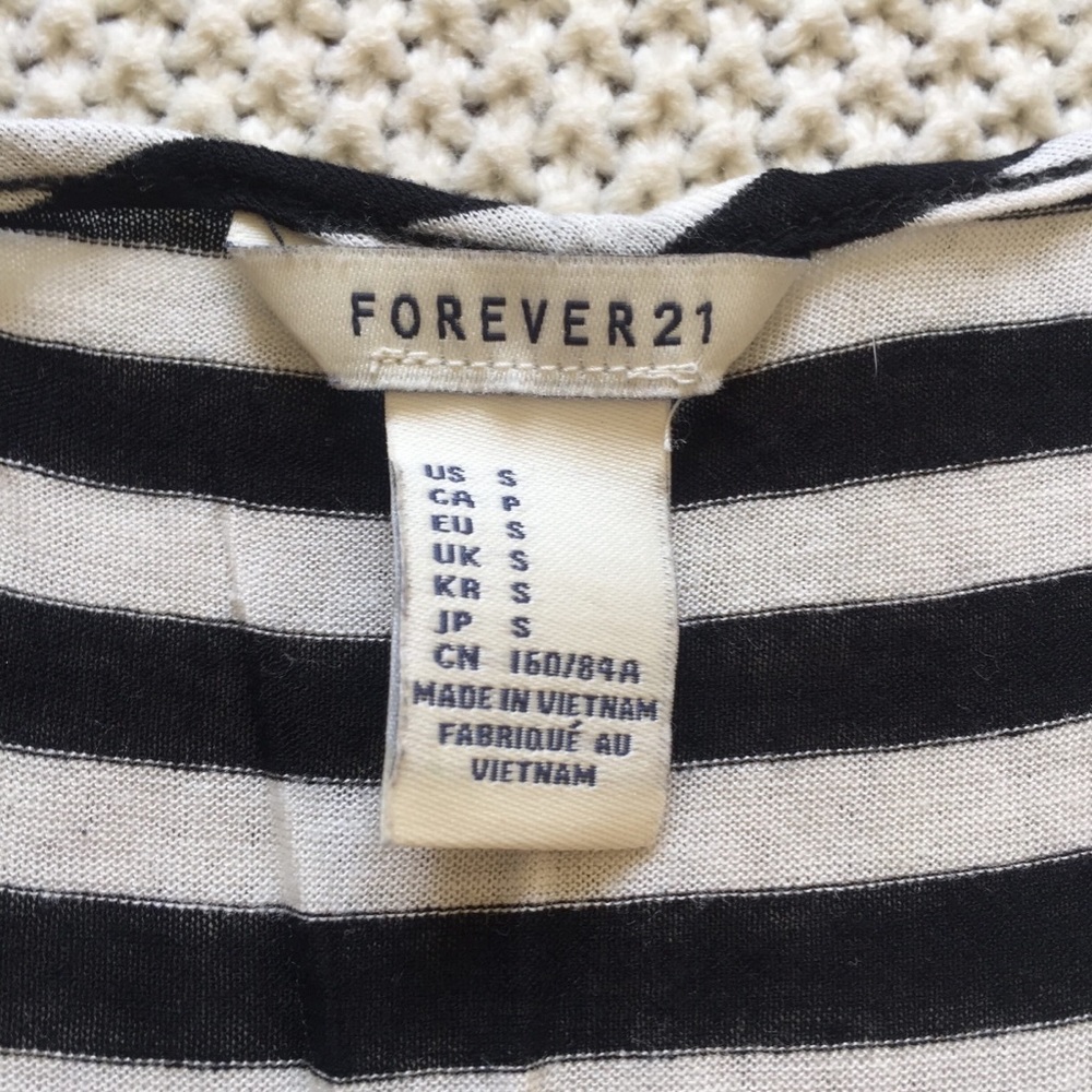 ♡ Forever 21 Trendy Striped Tank Top ♡ - Picture 2 of 3